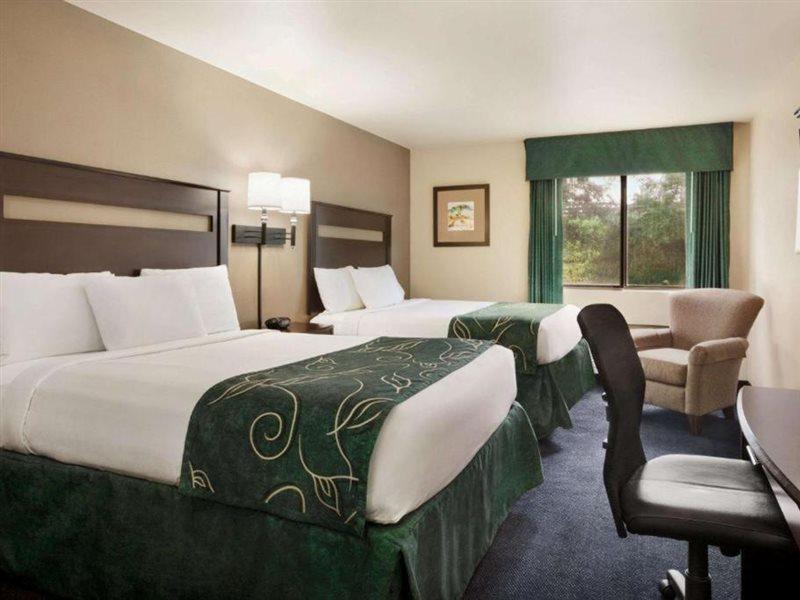 Travelodge By Wyndham Brunswick Near Fredrick Extérieur photo
