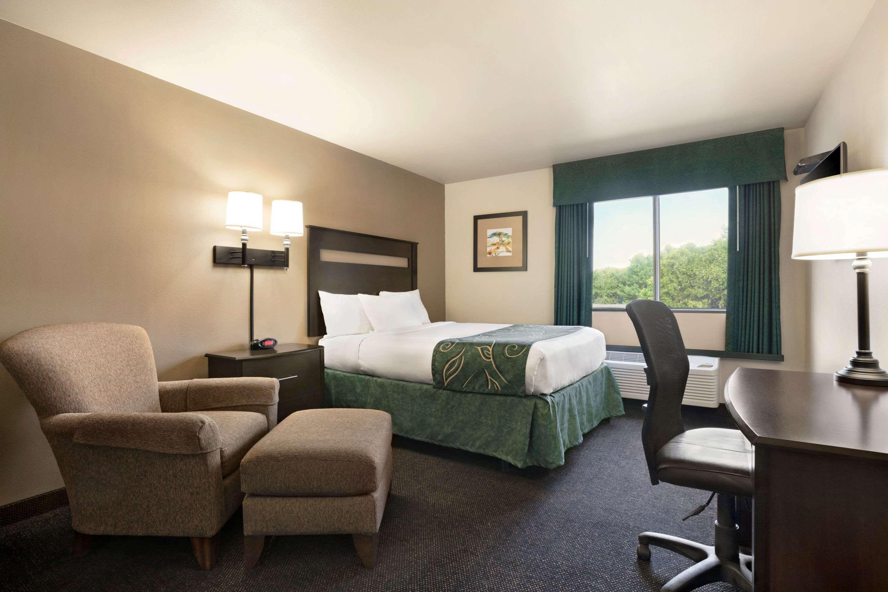 Travelodge By Wyndham Brunswick Near Fredrick Extérieur photo