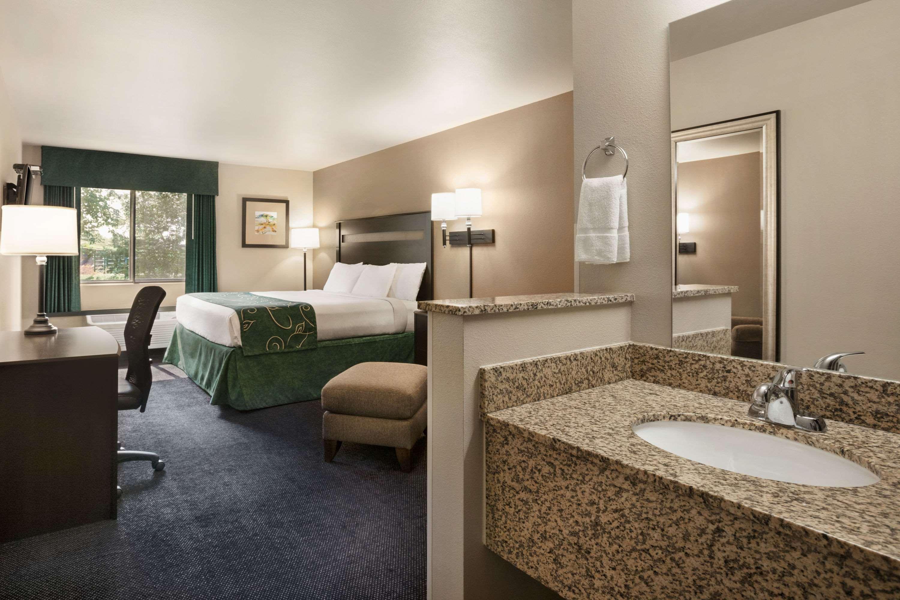 Travelodge By Wyndham Brunswick Near Fredrick Extérieur photo